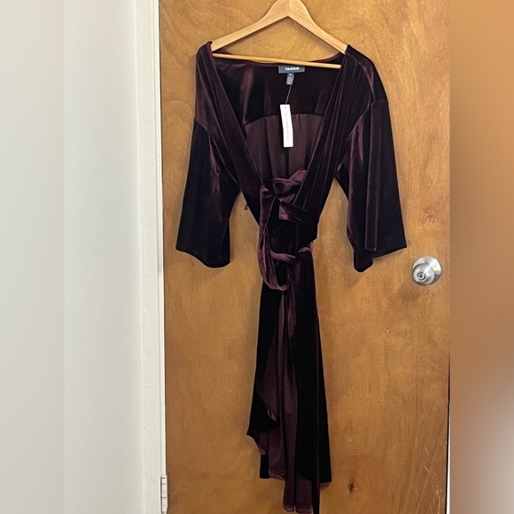 NWT Holiday ModCloth Velvet Wrap Dress - Picture 2 of 4